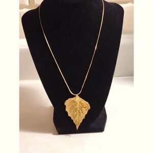 VINTAGE GOLD LEAF NECKLACE
